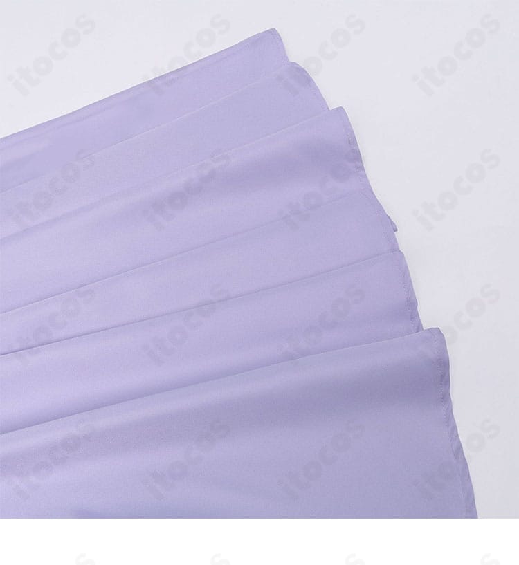 スカート裾の装飾詳細。ヘムラインの仕上げと動きのある生地感を示す画像。