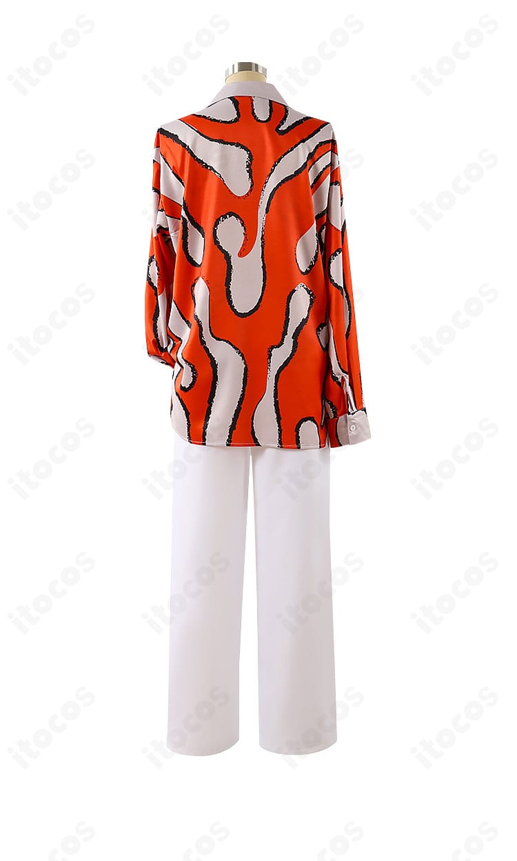 カリスマ 草薙理解 コスプレ衣装の背面画像。背面のライン取りとチェーンの落ち感が分かるデザイン確認用。