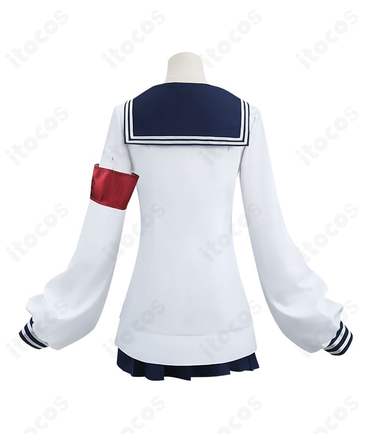 背面から見たコスプレ衣装。背面トリムやヘムライン、ファスナー位置の仕上がりが分かる。