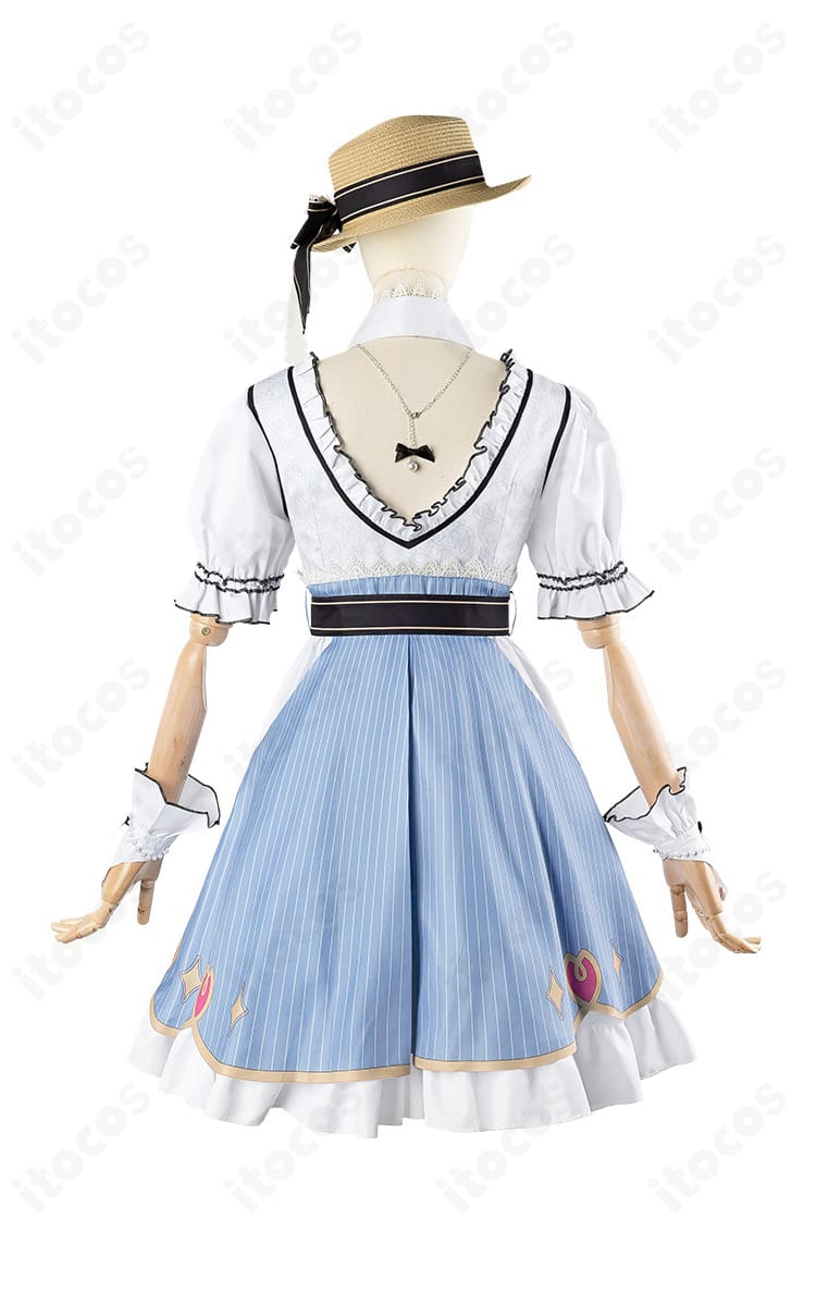 背面全体の画像。後ろ姿のスカートライン、ベルト位置、髪飾りと帽子の見え方を確認できる一枚