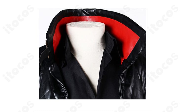 無期迷途 ドナルド コスプレ衣装の襟元装飾。ベルト留めと刺繍調ディテールの質感が分かるアップ。