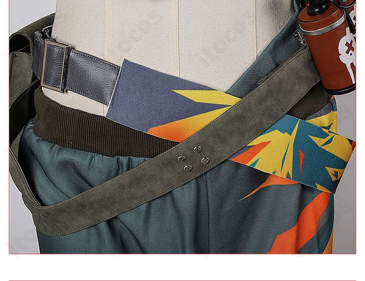 レイズ衣装の腰部装飾（ポーチ・ストラップ周り）