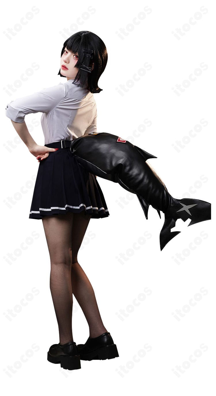 ゼンレスゾーンゼロ エレン・ジョー 制服コスプレの人物着用・側面装飾。袖口の意匠と腰回りのアクセントをクローズアップ。