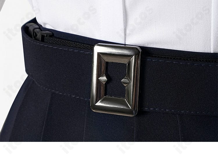 ゼンレスゾーンゼロ エレン・ジョー 制服コスプレの腰ベルト詳細。質感と金具のディテールが分かる近接画像。