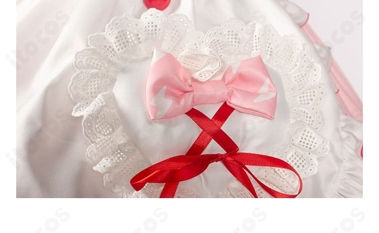 スカートのハート型蝶結び装飾の詳細。可愛らしいアクセントが後ろ姿のポイントに。