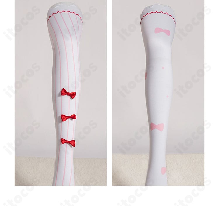 レッグウェアの装飾ディテール。足元まで統一されたデザインでキャラクター性を表現。