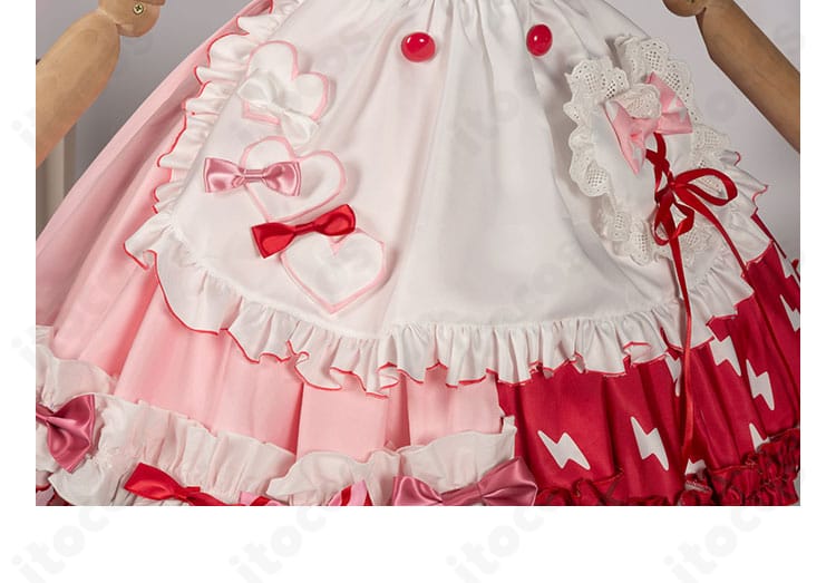 ゴールデングロー衣装のスカート装飾。ふんわりシルエットとレースの組み合わせを強調した写真。