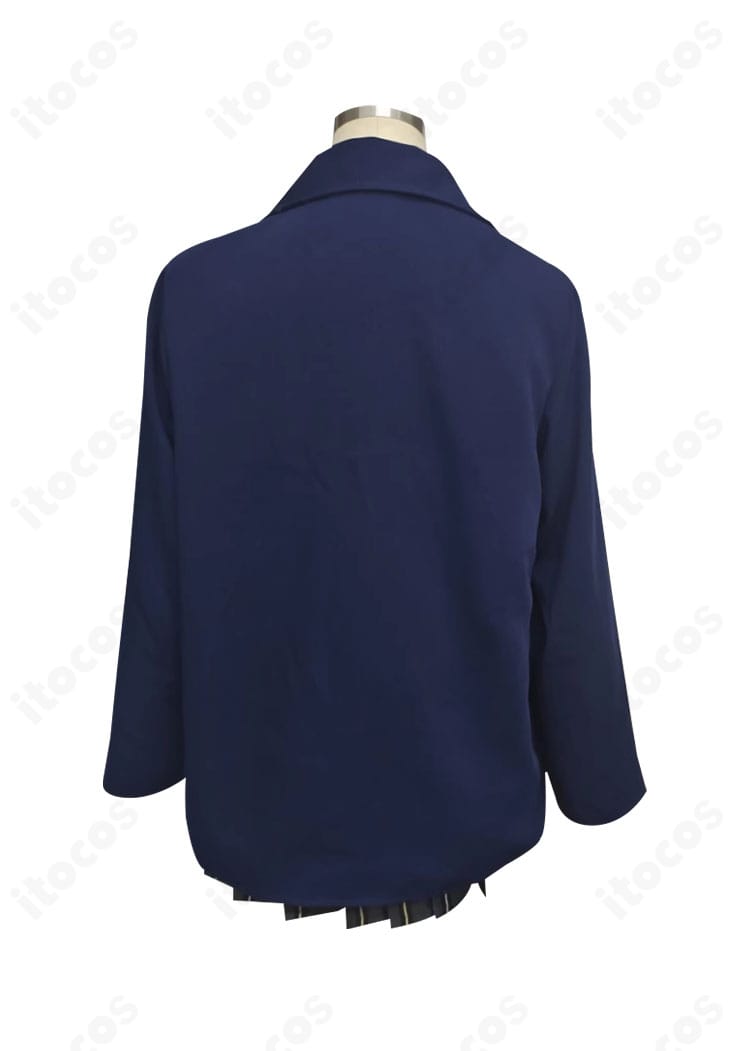 小鳥遊ホシノ 2年生制服コスプレ衣装の背面ビュー。背中の切り替え線とプリーツの落ち感を示す画像