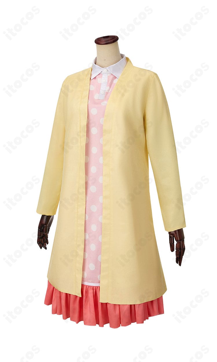 空崎ヒナ コスプレ衣装の側面。コートのラインと袖のディテールが際立つ角度。