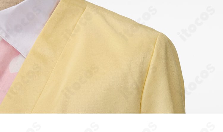 肩から袖にかけての装飾詳細。仕立ての良さとパターンの美しさを強調。