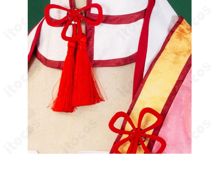 巫女姫様衣装の襟元ディテール。つけ襟と襟飾りの意匠を示す近接画像