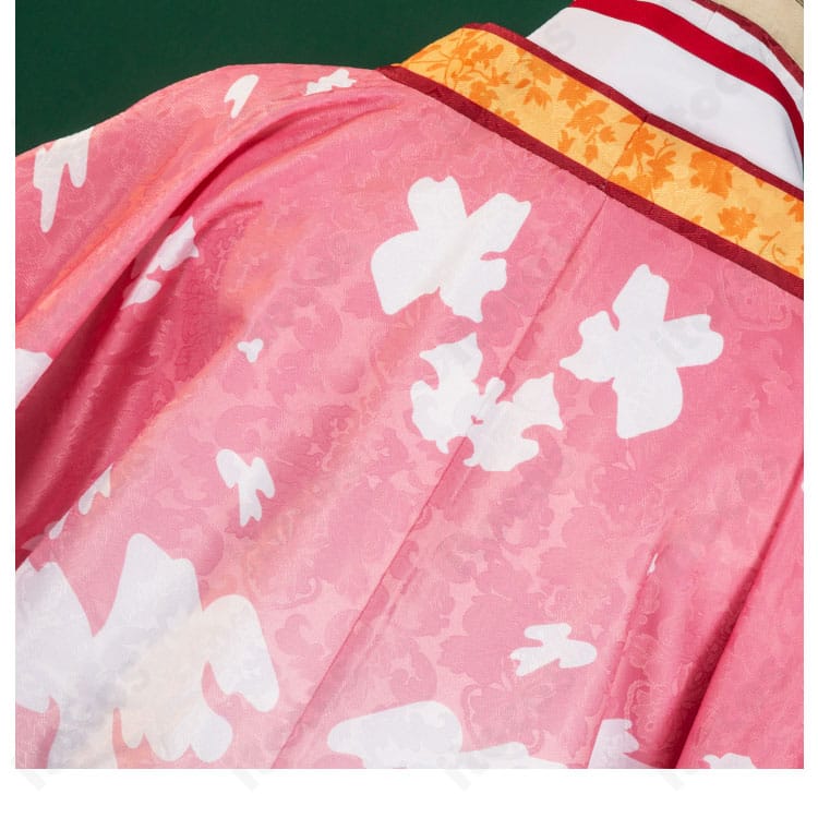 巫女姫様衣装 背面装飾アップ。背中側の意匠と結びの立体感を強調