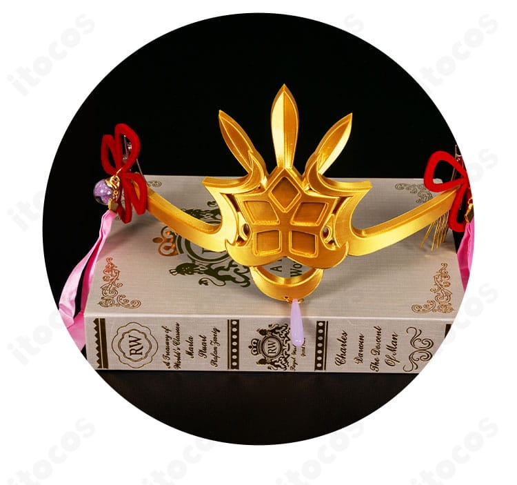 巫女姫様衣装の頭飾りディテール。髪飾りとカチューシャの装飾パーツ構成が見えるアップ