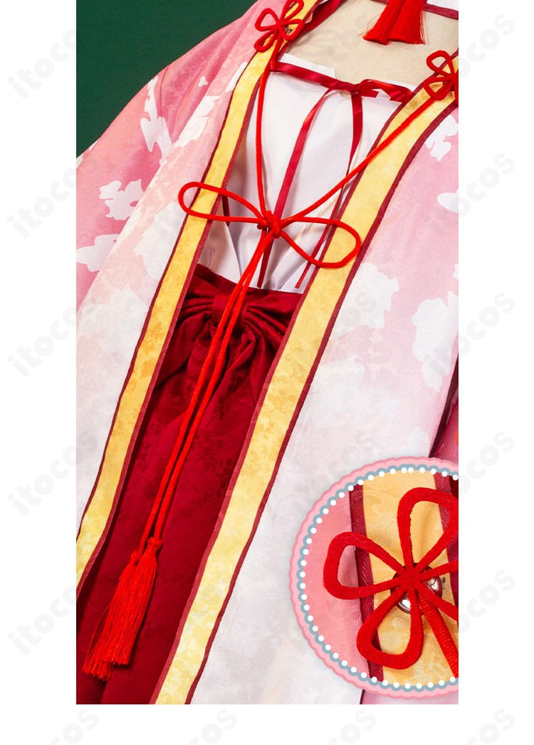 巫女姫様衣装の赤系飾り紐ディテール。胸元のアクセントになる紐装飾の質感