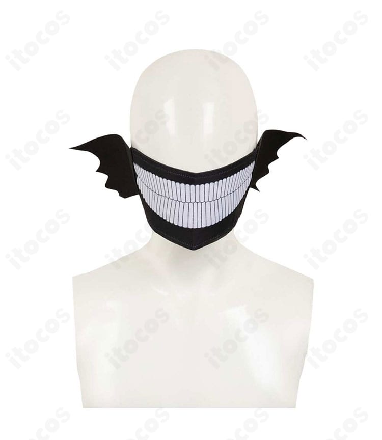 マスクのディテールアップ。通気性と形状を両立した顔飾りの造形。