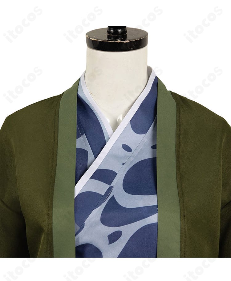 ダンジョン飯 イヅツミ コスプレ衣装 襟元装飾のクローズアップ。刺繍風ディテールが分かる接写