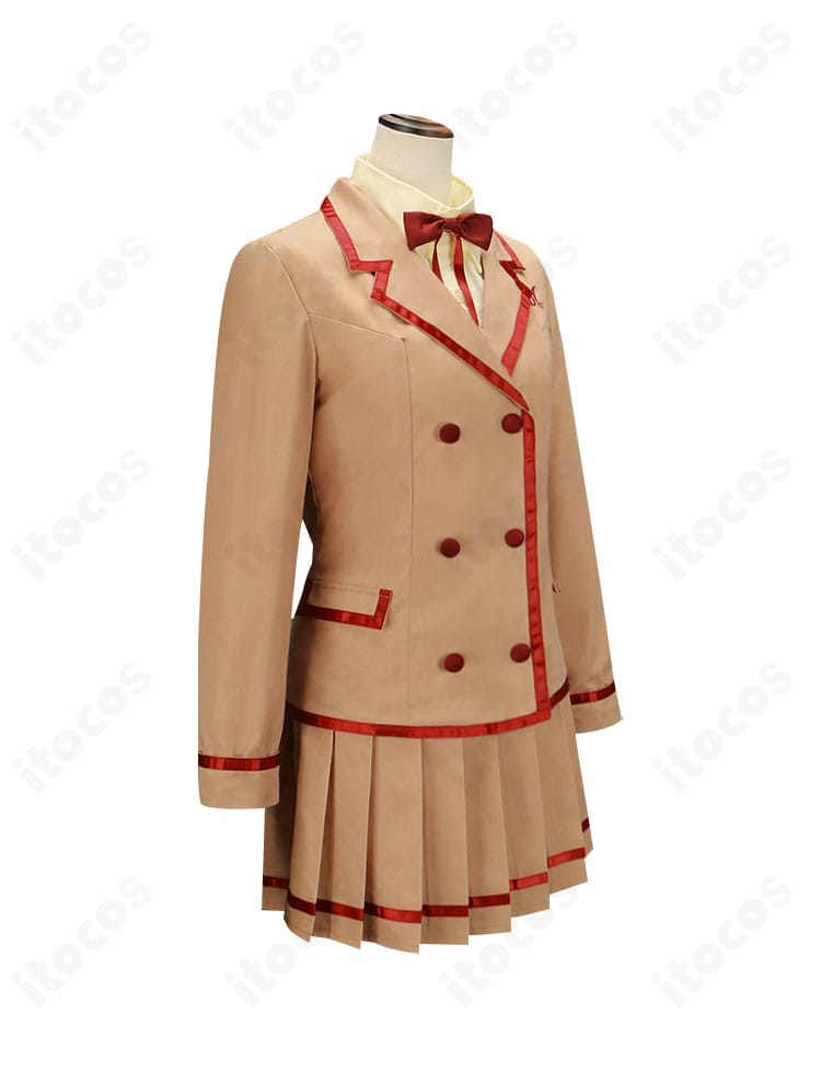天野いちご 制服コスプレ（側面）。ジャケットのラインとプリーツスカートの落ち感を示すディテール