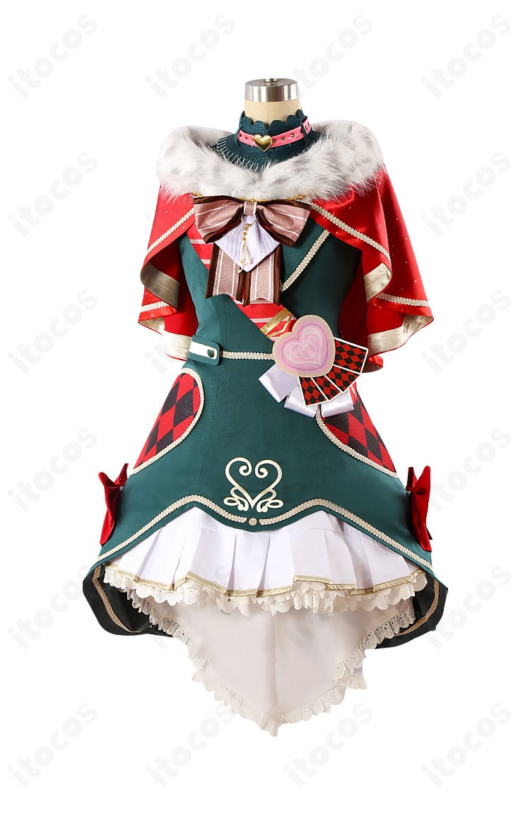 草薙寧々 コスプレ衣装の側面。マントの落ち感や蝶結びのボリューム、フィット感を確認できるアングル。