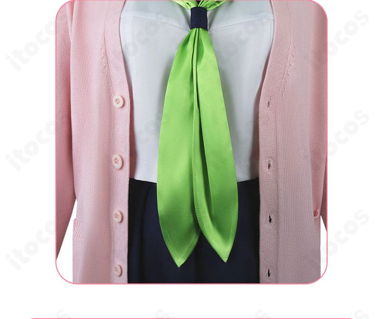 狸小路絹 コスプレ衣装のネクタイまわりのデザイン。結び目の形とカラーコントラストを明瞭に表現。