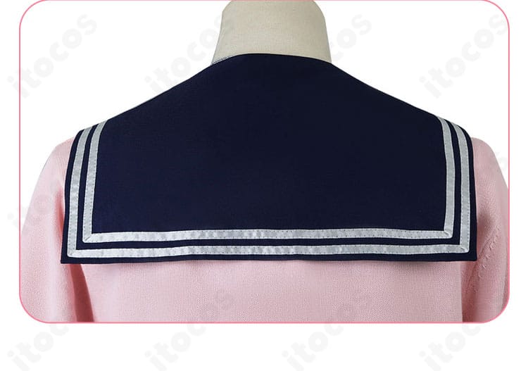 狸小路絹 コスプレ衣装の披肩風デザインの背面。装飾ラインと落ち感のこだわりを示す。