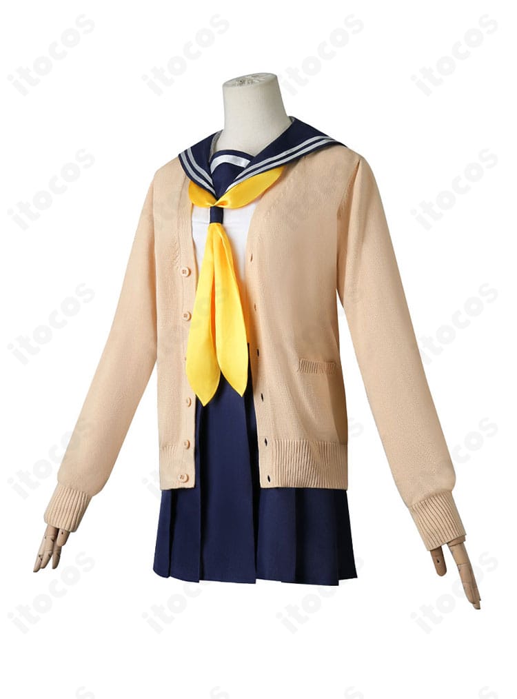 商品側面のシルエット。コートとスカートのラインが美しく、馬車芽めめの印象を強調するデザインです。