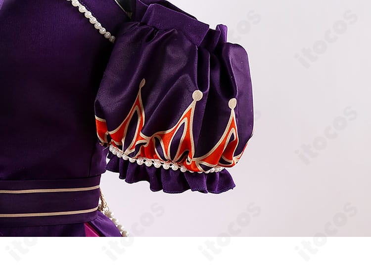 鳳えむ クイーン・オブ・ダイヤ衣装 肩と袖の装飾細部。立体感のある意匠をクローズアップ。