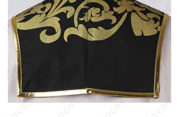 披肩背面の装飾詳細。風早巽らしい端正な意匠を精緻に再現したカット。