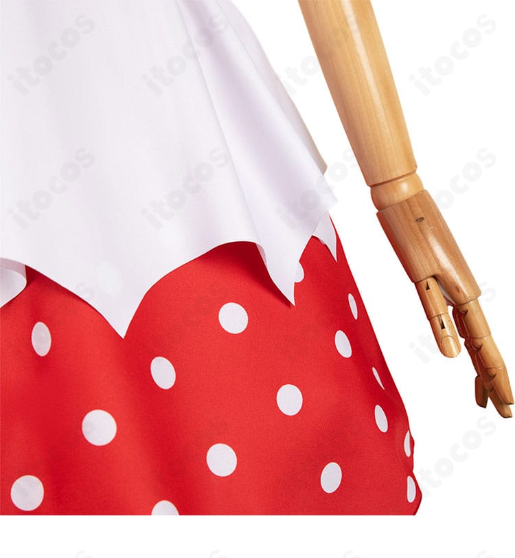 【推しの子】有馬かなコスプレ衣装のスカート裾アップ。縁取りと装飾のこだわりが分かるディテール。