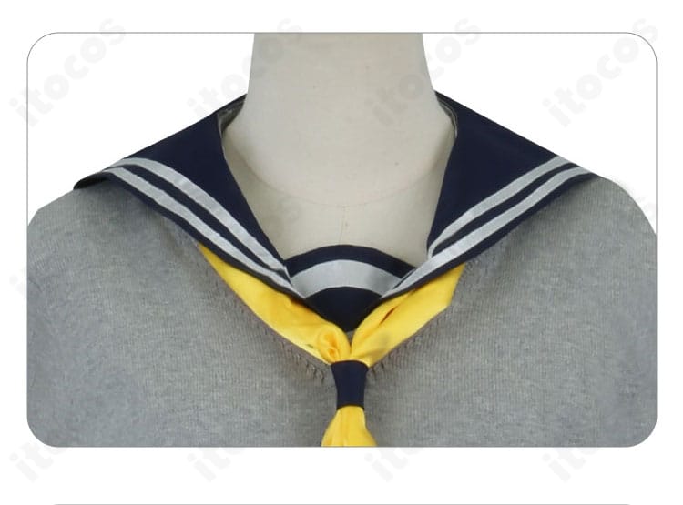 虎視餡子 衣装の襟元アップ。襟周りの装飾と刺繍が映える端正なデザイン。