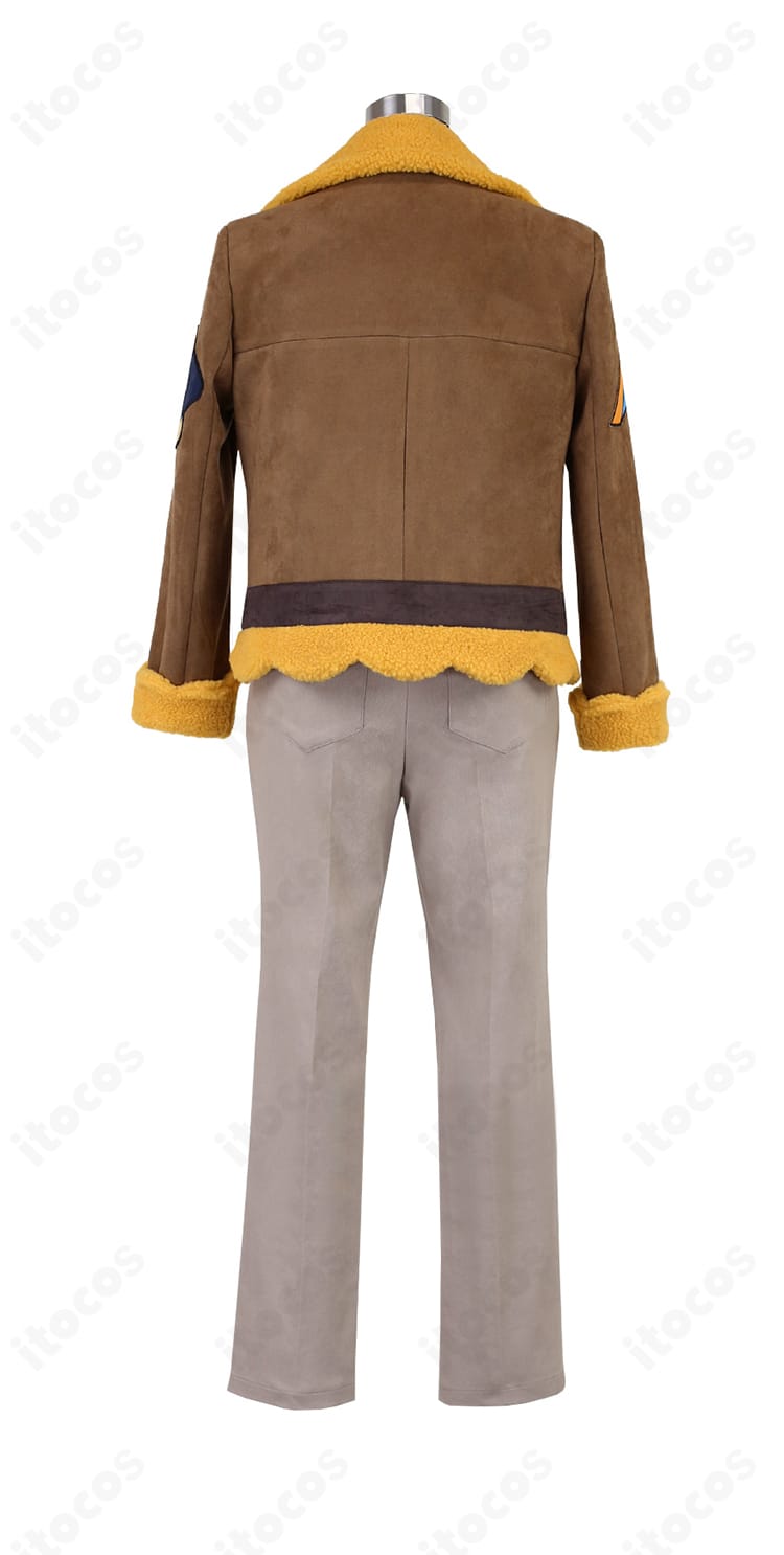 フリード博士 コスプレ衣装の背面。背中の切り替えと裾デザイン、ベルト位置まで再現した様子