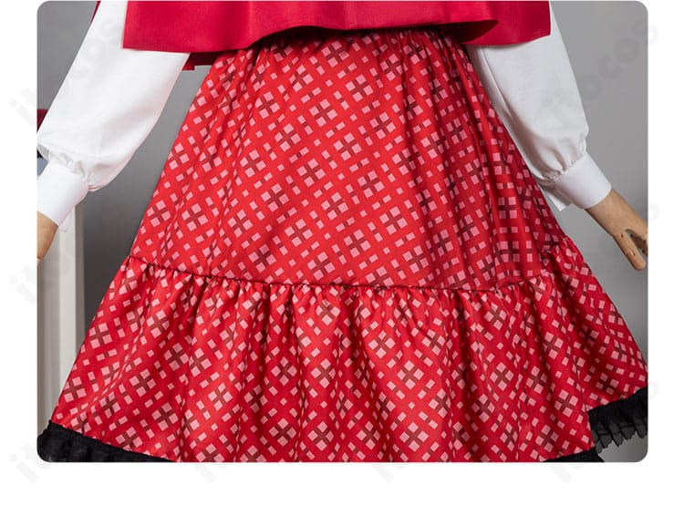 スカート装飾のクローズアップ。クラシカルなラインとステッチが確認できる堅実な仕上がりの画像。