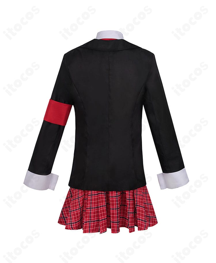 日奈森あむ 制服コスの背面。ジャケット背中心のライン取りとスカートの広がり、ベルト位置のディテールが分かる画像。