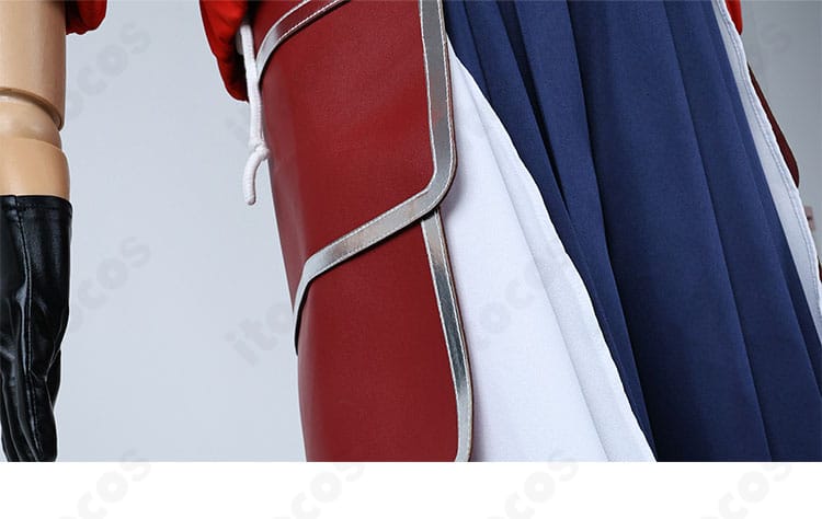 右腿部の装飾詳細。ラインとパーツのコントラストがアクセントに。