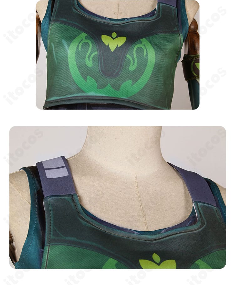 ヴァロラント スカイ コスプレ衣装の襟元装飾アップ。ネックレスとのバランスが見える