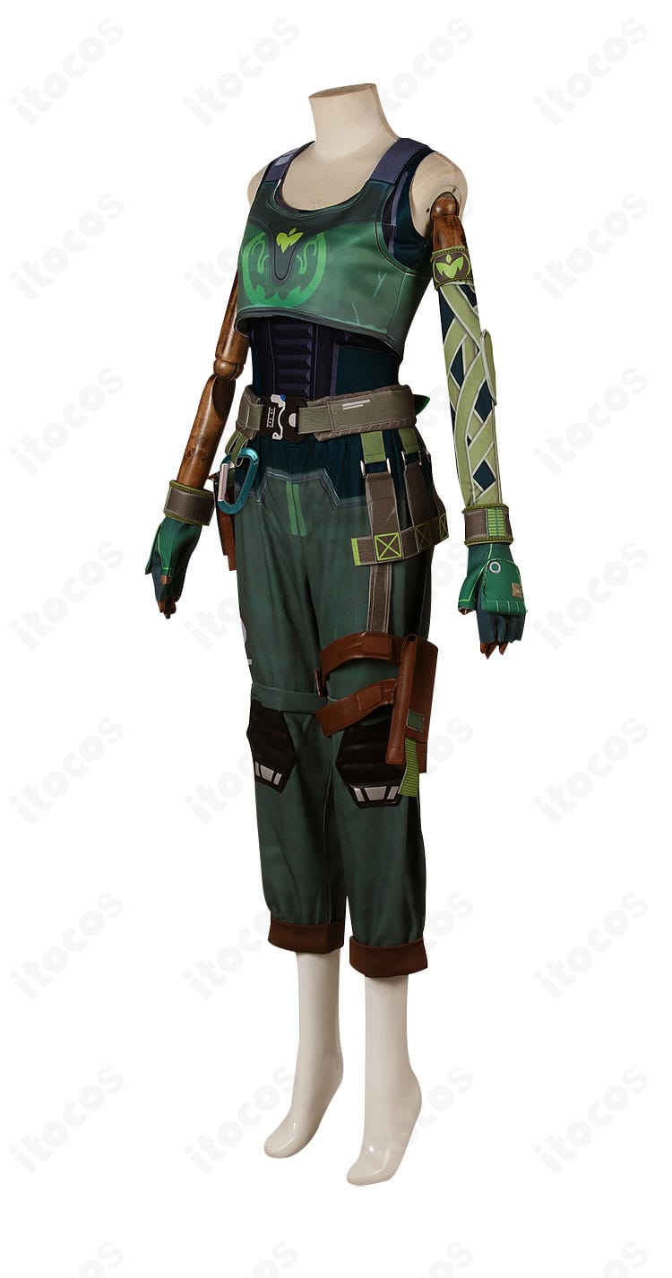 ヴァロラント スカイ コスプレ衣装の側面。アームカバーとパンツのシルエットを確認できる