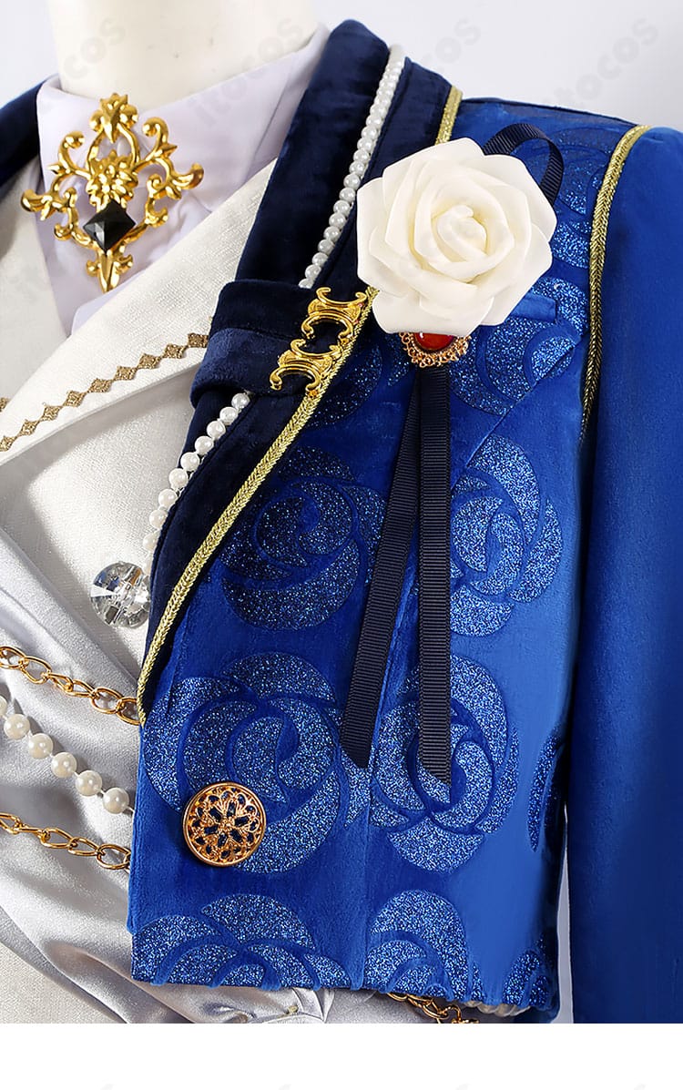 朔間零 コスプレ衣装の胸元フラワーモチーフの接写。繊細な花飾りの作り込み。