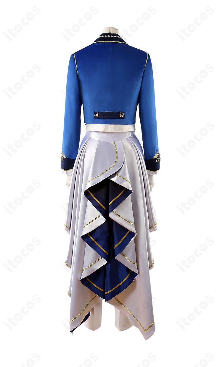 朔間零 コスプレ衣装の背面全体。背中の装飾と裾の流れを再現した後ろ姿。