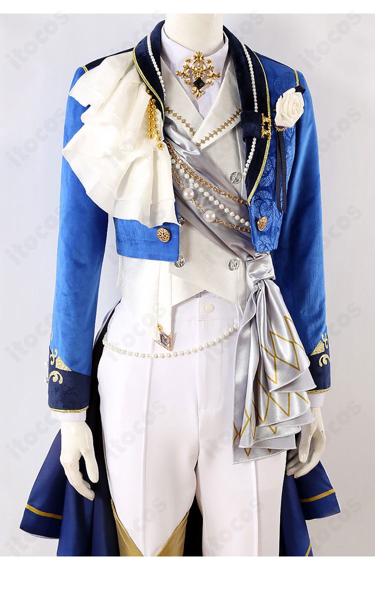 朔間零 コスプレ衣装の装飾クローズアップ。チェーンや金具の質感と配置を詳細に表示。