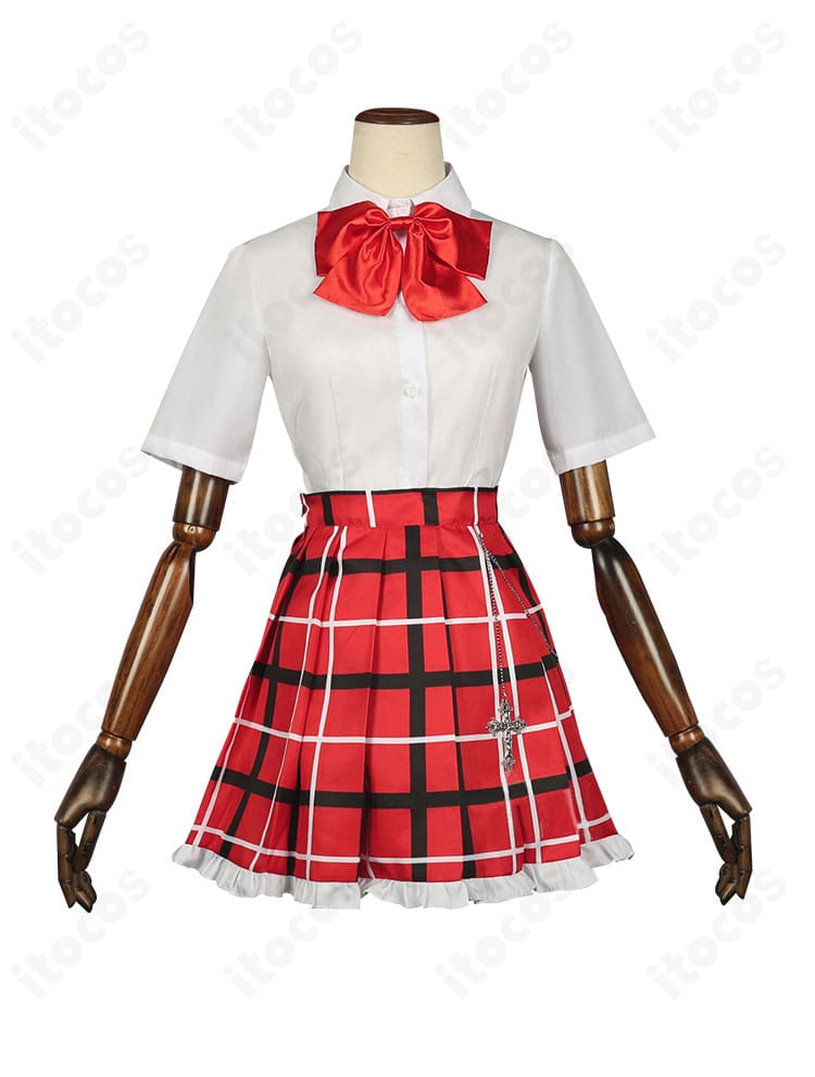 小鳥遊六花 夏服コスプレ衣装のシャツ前面ディテール。襟元と生地感が分かるクローズアップ