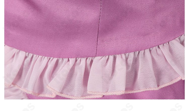 裾まわりの装飾ディテール。クラシカルなデザインで全体のバランスを整える意匠。