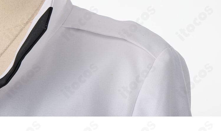 コスプレ衣装の肩部分装飾とエッジ処理の詳細