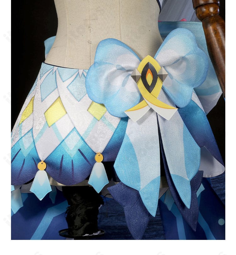 ムアラニ衣装の腰飾り・蝶結び。華やかなボリュームと結び目の立体感