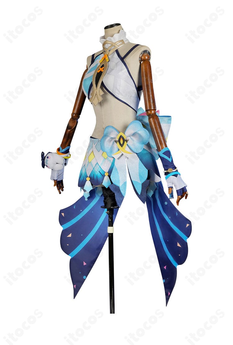 ムアラニ衣装の側面ディテール。腰飾りと腕周りの装飾位置・質感を確認できる角度