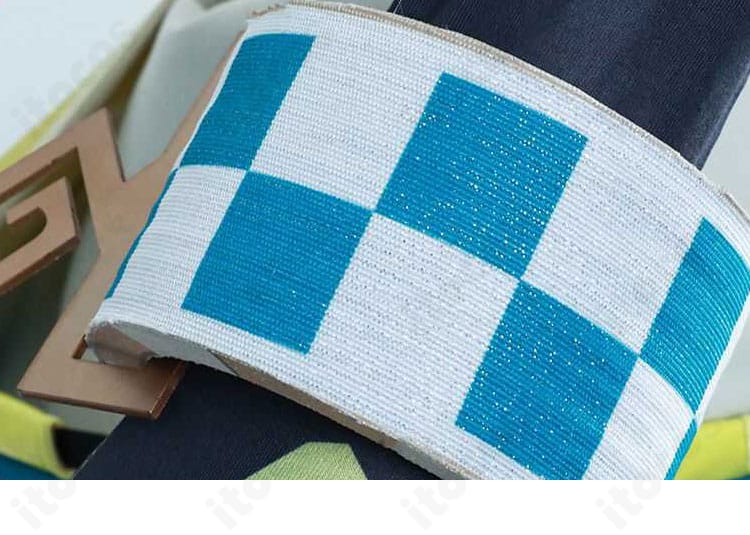 腕飾りディテール。ブレス状パーツと配色のバランスが見えるキィニチ衣装