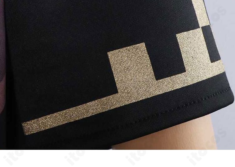 キィニチ衣装の袖装飾。カフス周りの意匠と素材感を強調したショット