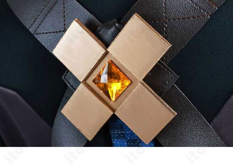 背面装飾の近接写真。背飾りの形状と取り付け位置が分かるキィニチ衣装