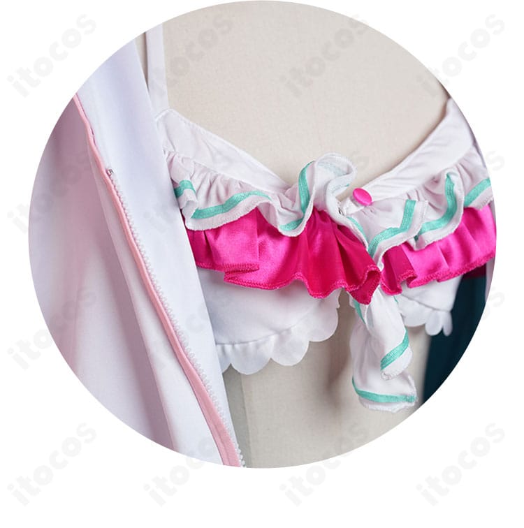 パーカー水着衣装の上衣ディテール。フロント周辺の装飾や縁取りの作り込みが確認できるアップ。