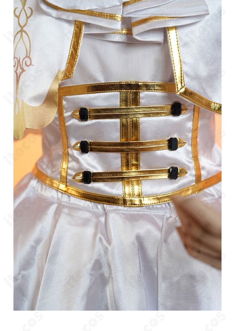 腰周り装飾の詳細画像｜コルセットベルトと装飾の立体感が分かる近接カット