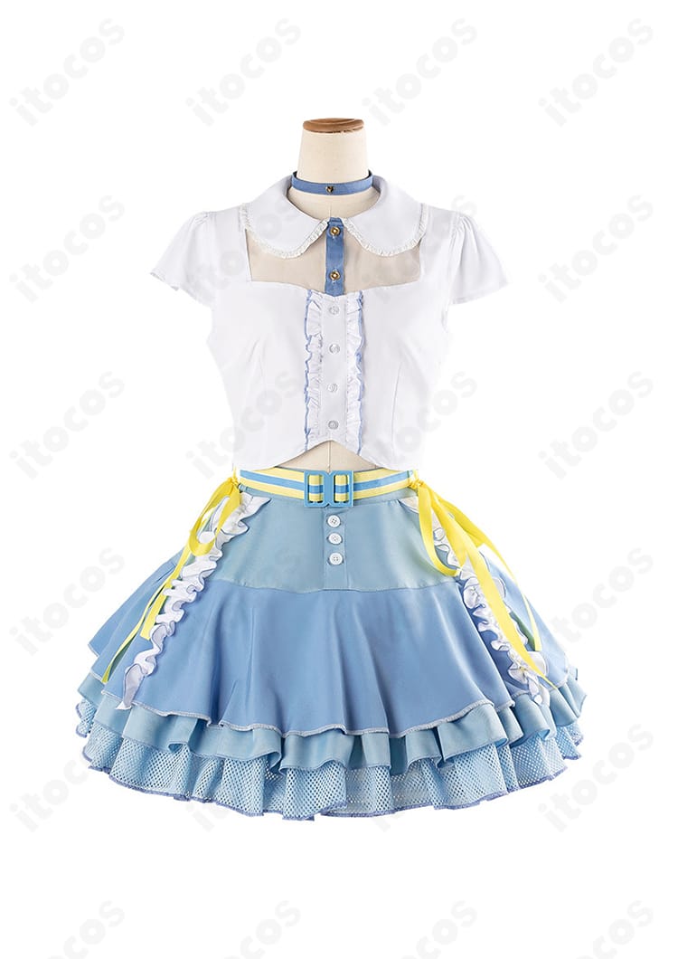 インナー（トップス）正面ディテール。縫製のステッチと胸元の仕上げを示す近接画像