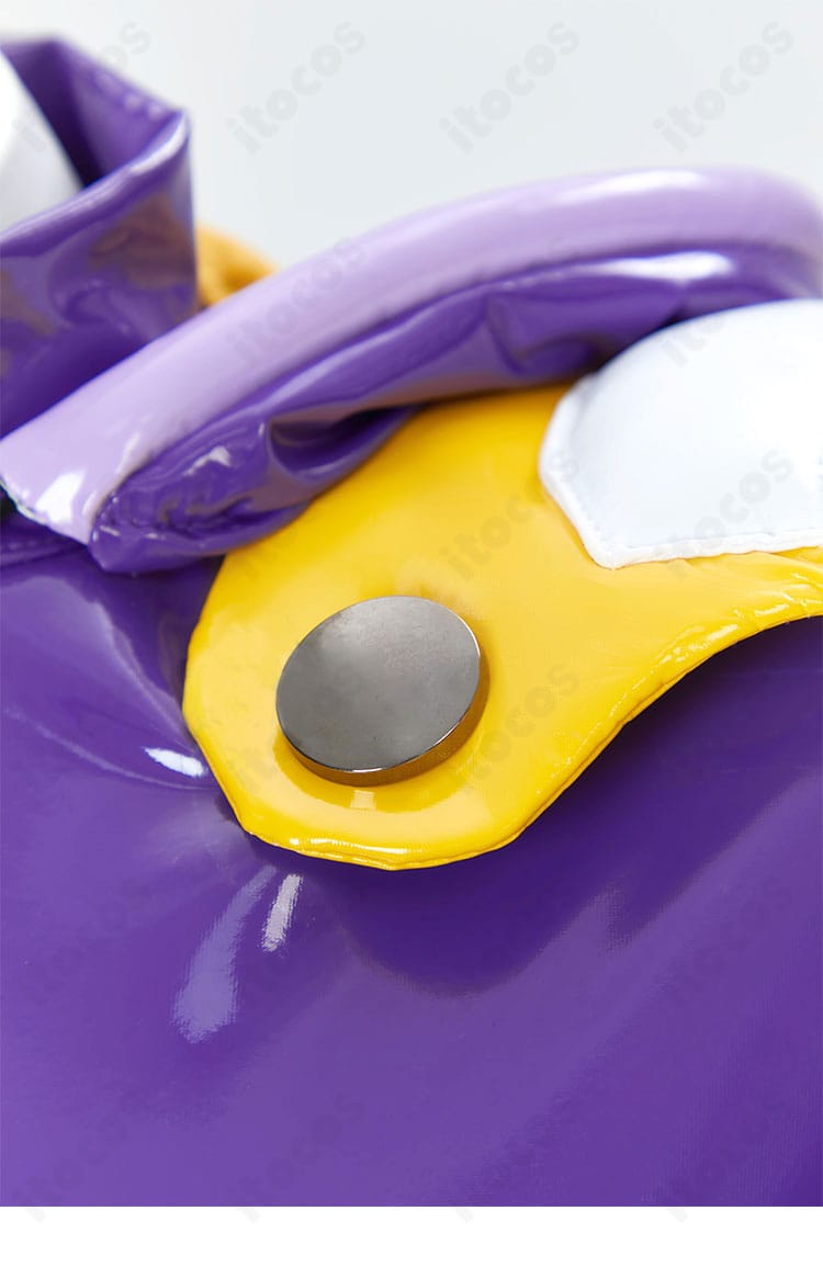 ジュエリー・ボニー エッグヘッド編コスプレ衣装の肩パーツ接写。立体的な装飾とライン取りを示すディテール。